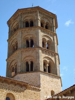 Anzy-le-Duc - Le clocher octogonal