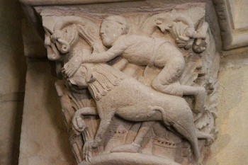 Anzy-le-Duc - chapiteau Daniel et le lion (Kristobalite - Flickr)