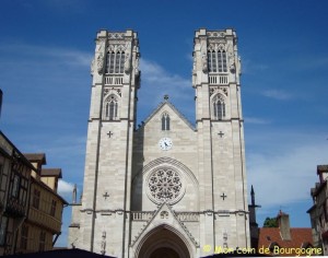 Chalon sur Saône - cathédrale St Vincent (façade)