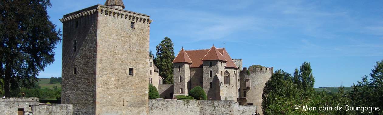 Aux environs du château de Couches