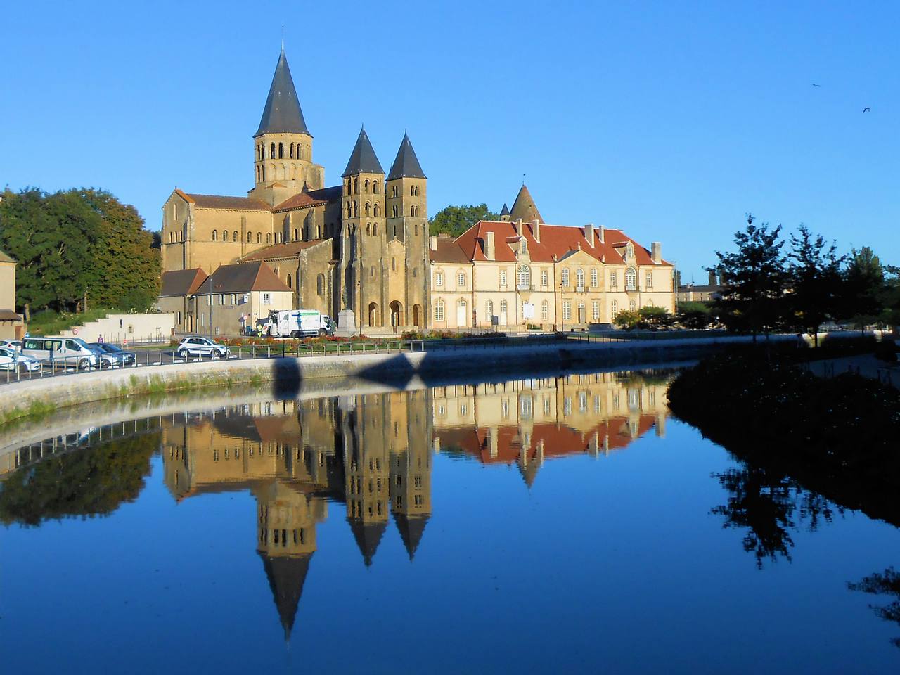 Vue sur basilique Paray-le-Monial