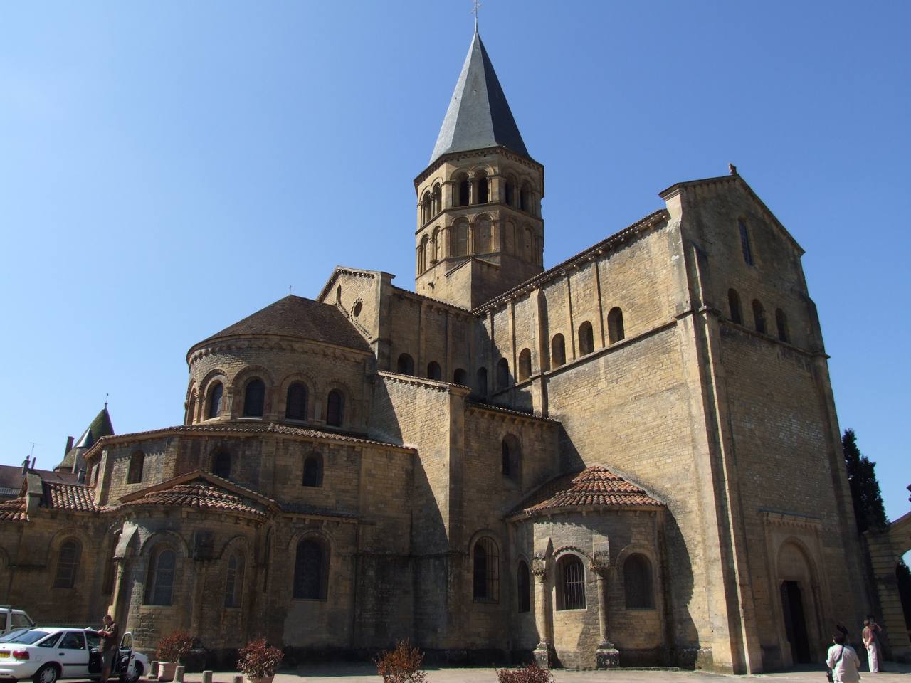 Chevet basilique Paray-le-M