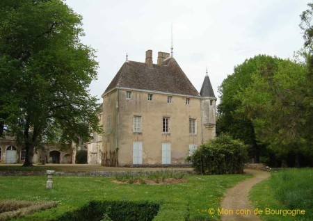 Germolles - vue arrière du château 1