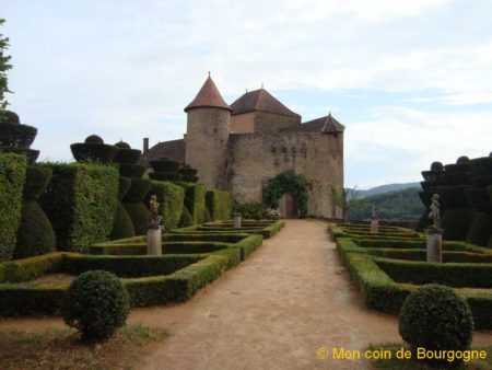 Jardin anglais arrière - château de Berzé