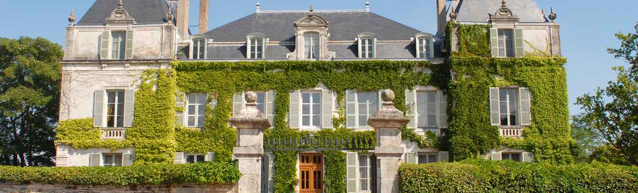 Façade du château de Chamirey