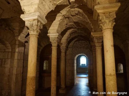 Tournus - Crypte de l'abbaye St Philibert